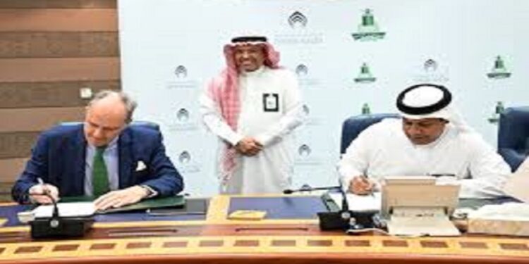جامعة الملك عبدالعزيز تُوقع مذكرة تفاهم مع كروز السعودية