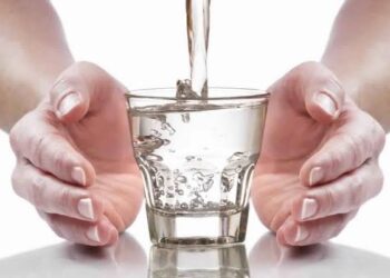 أَكثر من شرب الماء وابتعد عن التدخين.. نصائح ثمينة من “فهد الطبية” للسيطرة على ضغط الدم