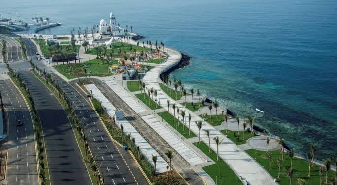 أمانة جدة تهيئ المرافق السياحية وتكثف الجهود لاستقبال إجازة منتصف الفصل الأول