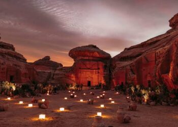 “مساء الحجِر والدرون” … تجارب إبداعية تجمع بين التاريخ والتكنولوجيا في العُلا