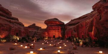 “مساء الحجِر والدرون” … تجارب إبداعية تجمع بين التاريخ والتكنولوجيا في العُلا