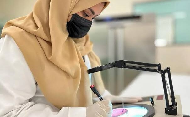 أمانة العاصمة المقدسة توفر مختبرات تشغيلية متطورة لفحص الأغذية طوال العام