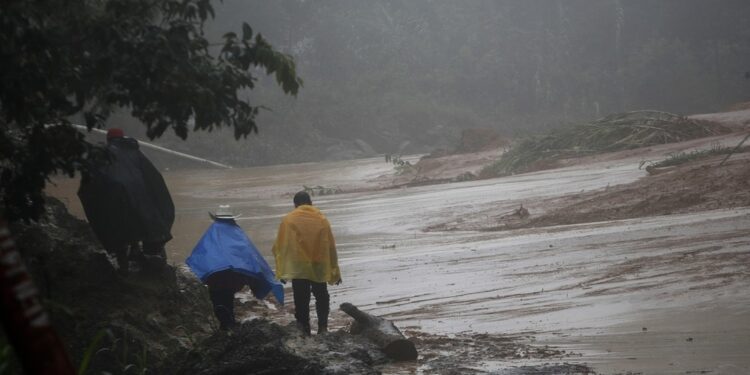 إعصار "أوفل"