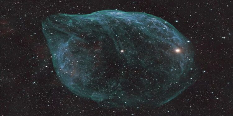 الفلكي "عودة" يلتقط صورة لسديم "رأس الدولفين" بعد رصد 13 ساعة تصوير