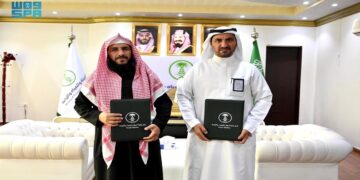 "بيئة الباحة" توقع اتفاقية إقامة نشاط سياحي بيئي في مركز ناوان