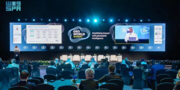 "الجيومكانية" تُشارك في قمة "GEO WORLD" بدبي.. وتستعرض تجاربها المحلية والعالمية