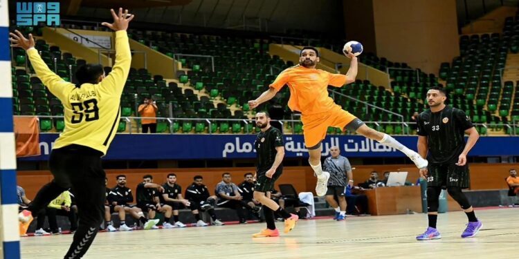 رياضي/ الأهلي يتخطى النور ويتصدر «ممتاز اليد»