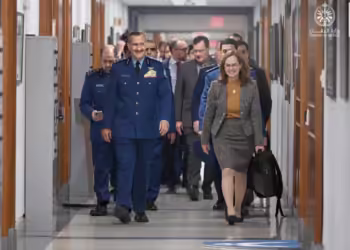 الفريق الركن تركي بن بندر يجري مباحثات مع مساعدة وزير القوات الجوية الأمريكية