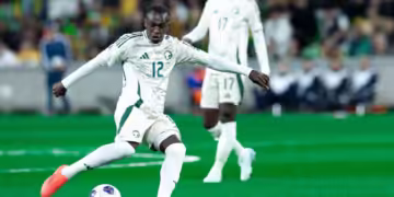لاعب الأخضر "سعود عبدالحميد" ضمن تشكيلة الجولة الخامسة من التصفيات الآسيوية المؤهلة إلى كأس العالم 2026