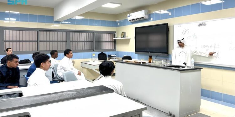 أكثر من 500 ألف طالب وطالبة يعودون إلى مقاعد الدراسة بـ “تعليم مكة المكرّمة