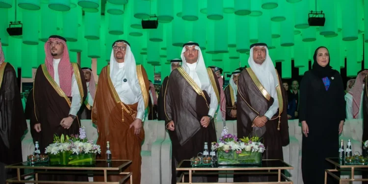 محافظ الأحساء يزور أجنحة معرض "سيتي سكيب العالمي 2024"