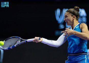 بطلة 2023 تودّع نهائيات رابطة محترفات التنس.. وقمة مرتقبة تجمع سابالينكا بكوكو جوف