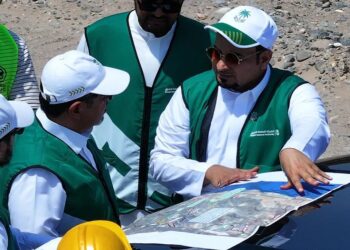 رئيس هيئة الطرق المكلف يتفقد مشاريع الطرق بمنطقة المدينة المنورة