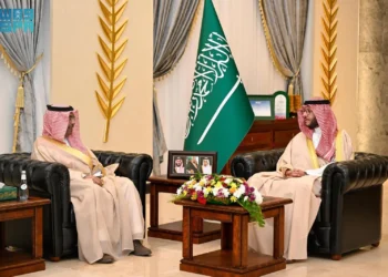 محافظ الطائف يسلم ملف مرصد الطائف.. للشبكة العالمية للمراصد السياحية المستدامة ليكون ضمن 35 مرصدًا عالميًا