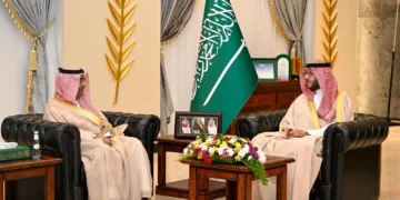 محافظ الطائف يسلم ملف مرصد الطائف.. للشبكة العالمية للمراصد السياحية المستدامة ليكون ضمن 35 مرصدًا عالميًا