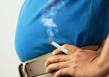 دراسة: التدخين يساعد على زيادة دهون البطن الحشوية