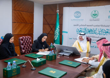 أمير المنطقة الشرقية يشهد توقيع اتفاقية ثلاثية لإكمال مشروع جامع ومركز إكرام