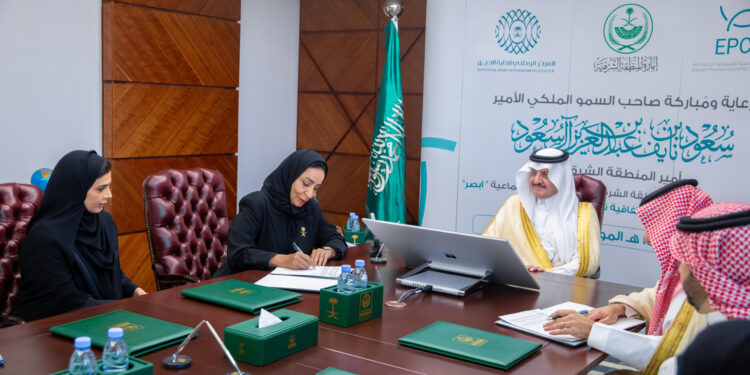 أمير المنطقة الشرقية يشهد توقيع اتفاقية ثلاثية لإكمال مشروع جامع ومركز إكرام