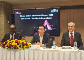 وفد إعلامي خليجي يناقش في مؤتمر هواوي العالمي للشبكات 2024 خارطة طريق المرحلة القادمة من تقنية الجيل الخامس