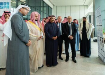 النواب العرب يطلعون على مشاريع طلاب وطالبات جامعة تبوك