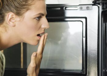 دراسة تحذر من بكتيريا مرتبطة بالأمراض التنفسية في أجهزة الميكروويف المنزلية