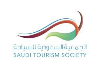 رئيس الجمعية السعودية للسياحة: السياحة تسهم بنسبة 5% من الناتج المحلي الإجمالي.. ويعمل بالقطاع أكثر من 959 ألف شخص