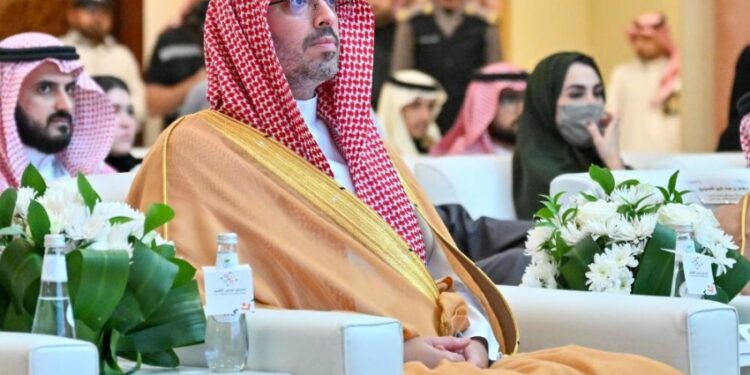 محافظ جدة يتوج الفائزين بجائزة “تحدي غرس القيم”