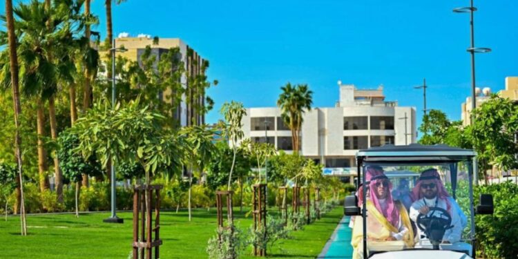 مُحافظ جدة يُدشّن حدائق السجى على مساحة تتجاوز 60 ألف متر مربع