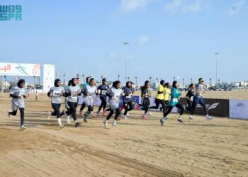 تتويج الفائزات في اختراق الضاحية ضمن فعاليات شتاء جازان 25