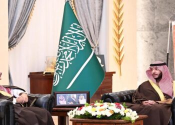 محافظ الطائف يستقبل رئيس نادي وج الرياضي