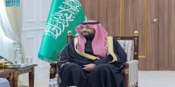 أمير الحدود الشمالية يستقبل رئيس نادي التضامن