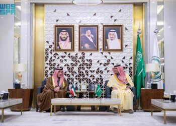 الأمير عبدالعزيز بن سعود يعقد جلسة مباحثات رسمية مع النائب الأول لرئيس مجلس الوزراء وزير الدفاع وزير الداخلية بدولة الكويت