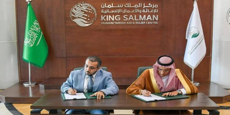 مركز «الملك سلمان للإغاثة» يمول بناء أكثر من 200 وحدة سكنية اقتصادية للنازحين في غرب اليمن