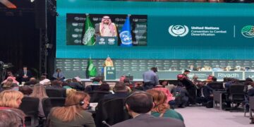 أمين منطقة الرياض: التحديات البيئية تؤثر على الأداء الاقتصادي والاجتماعي