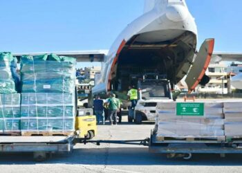 الجسر الجوي الإغاثي السعودي إلى لبنان يتواصل بوصول الطائرة الـ27