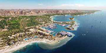 ولي العهد السعودي يطلق استراتيجية لاستدامة البحر الأحمر