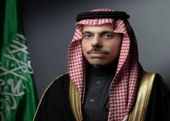 فيصل بن فرحان يبحث مع رئيس وزراء فلسطين الأوضاع في الأراضي المحتلة