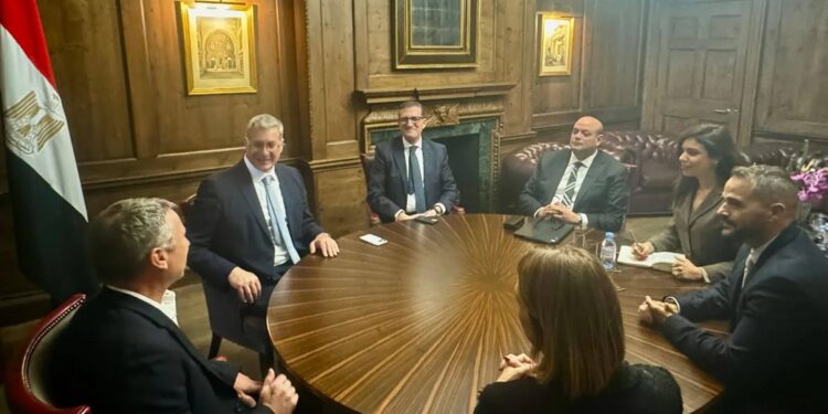 «إكسون موبيل» تستعد لحفر بئر جديد للتنقيب عن الغاز في منطقة امتياز مصرية غرب المتوسط