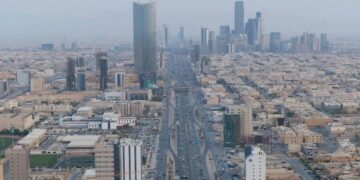 "الأنشطة غير النفطية تقود تعافي الاقتصاد السعودي بعد 4 فصول من الانكماش"