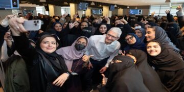 "رئيس «أبل» للمطورين الشباب في المنطقة: احتضنوا العملية وابحثوا عن المتعة في الرحلة"