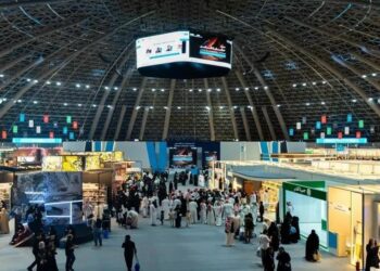 معرض "جدة للكتاب" يعود هذا العام بحُلّة جديدة، مقدّمًا لعشاق القراءة إصدارات مخفّضة وبرامج ثقافية متنوعة.