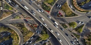 شركة "بارسونز" الأميركية تحصل على عقد بقيمة 53 مليون دولار لتنفيذ برنامج تطوير الطرق في الرياض.