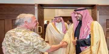 وزير الدفاع السعودي وملك الأردن يتباحثان تعزيز التعاون الأمني في المنطقة