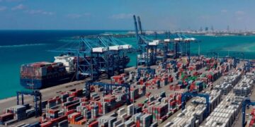 إعفاء المصانع السعودية من الرسوم الجمركية على التصدير