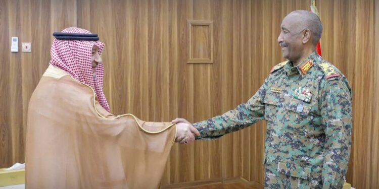 الخريجي يؤكد للبرهان حرص السعودية على استقرار السودان
