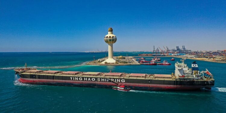 خدمة شحن حديثة عبر «ميناء جدة الإسلامي» تعزز التواصل التجاري العالمي