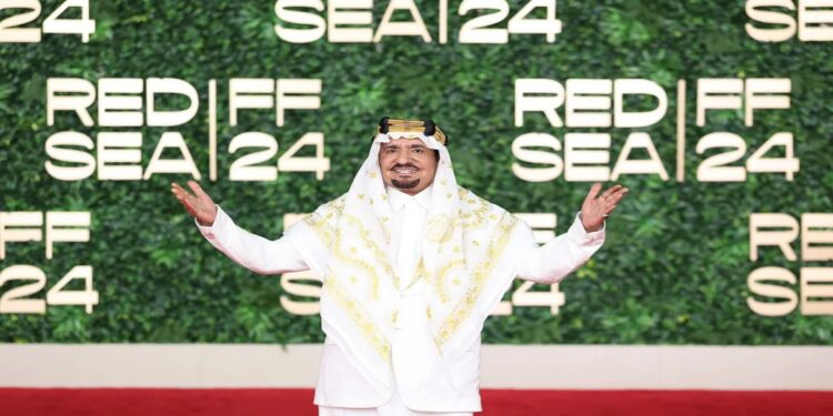 عبد الله السدحان: ابتعدت عن الإنتاج الفني بسبب إرهاقه