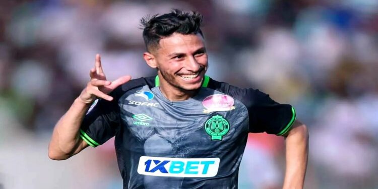 الرائد يقترب من ضم الجزائري بوزوق لتعزيز صفوفه