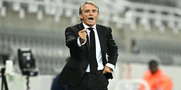 مانشيني ينتقد الإعلام: لا أحد يتدخل في تشكيلة الأخضر... أوقفوا الشائعات