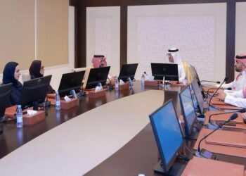 "محافظ الأحساء يستعرض جهود صندوق الأمير سلطان بن عبدالعزيز التنموي"